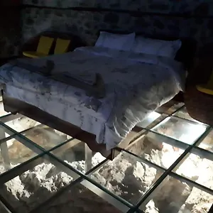 Appartamento Nuci's Glass Floor, Tushemisht
