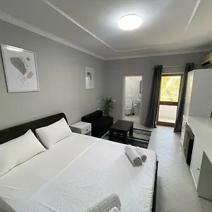 hotel-villa-ferrari.hotels-in-tirana.com/