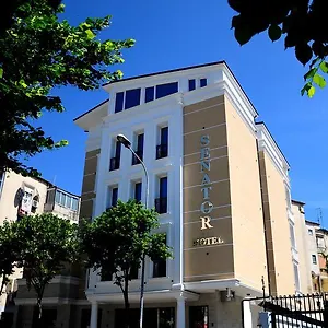 Senator Hotell Tirana